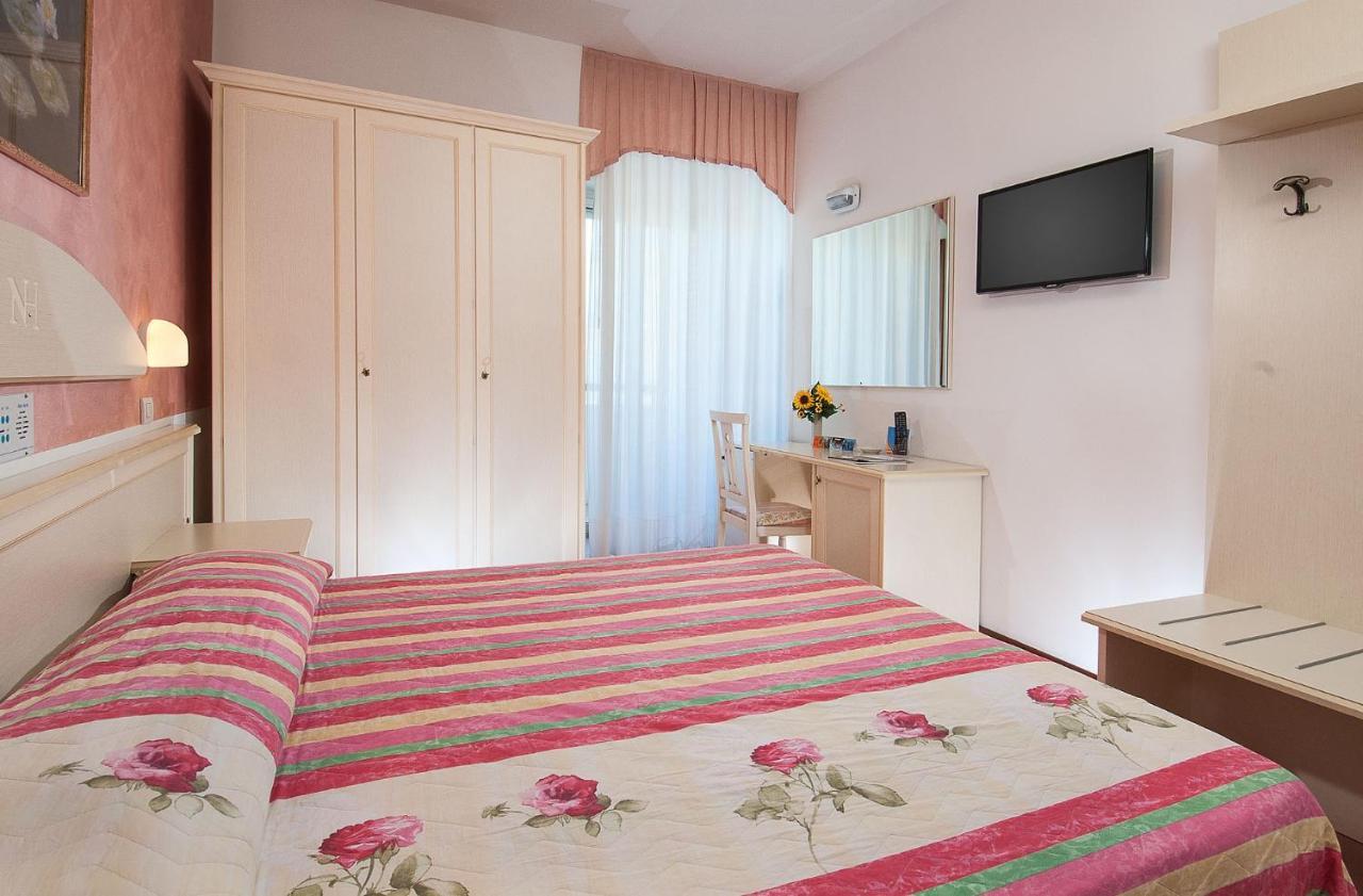 Hotel Napoleon Gabicce Mare Kültér fotó